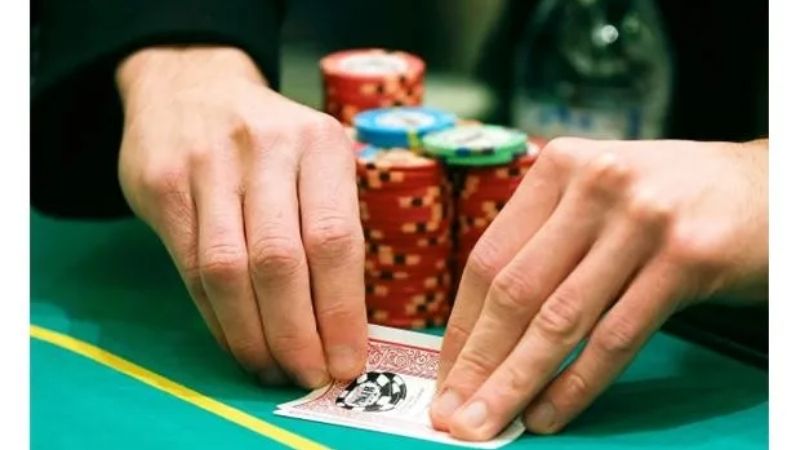 Mẹo Né Bài Chết Khi Chơi Xì Dách Kubet - Cao Thủ Ít Lộ
